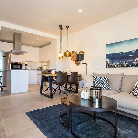 Luxury With Sea Views And Heated Pool Apartment